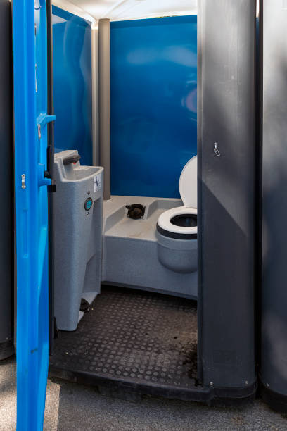 Portable Toilet Options We Offer in Johnsburg, IL